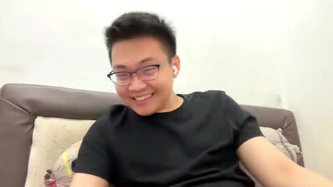 Snapshot of ratedepic17 chatting on February 24, 7:19 pm randomnaut online show from February 24, 7:19 pm
