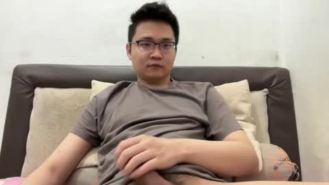 Snapshot of ratedepic17 chatting on February 4, 6:27 pm randomnaut online show from February 4, 6:27 pm