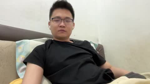 Snapshot of ratedepic17 chatting on February 17, 7:21 pm randomnaut online show from February 17, 7:21 pm