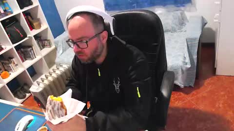 ravingr3d3 online show from February 15, 4:59 pm