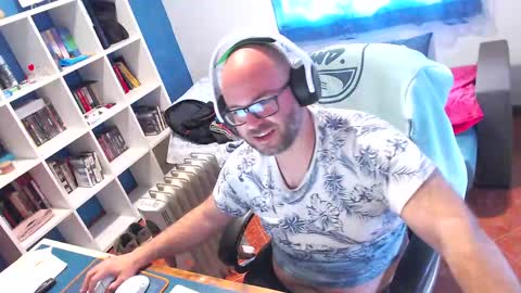 ravingr3d3 online show from April 15, 3:01 pm