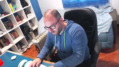 ravingr3d3 online show from January 9, 9:03 am