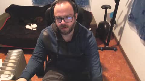 Snapshot of ravingr3d3 chatting on February 14, 10:15 pm ravingr3d3 online show from February 14, 10:15 pm