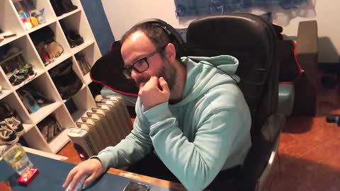 Snapshot of ravingr3d3 chatting on February 12, 9:54 pm ravingr3d3 online show from February 12, 9:54 pm