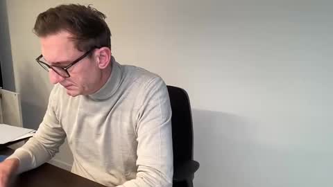 realstuff_ online show from December 5, 2:44 pm