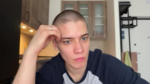 AliceEve online show from April 5, 8:11 am