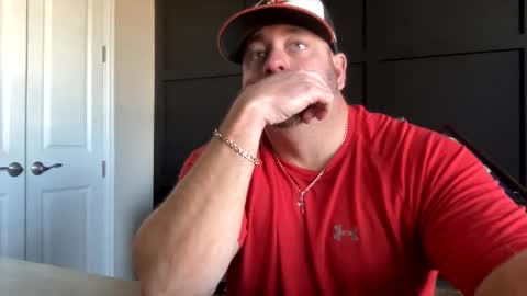 Snapshot of redbull1414 chatting on December 10, 3:22 pm RedBull online show from December 10, 3:22 pm