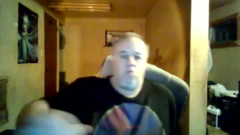 Snapshot of reddragon1195 chatting on December 25, 2:57 am reddragon1195 online show from December 25, 2:57 am