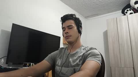 RedsoulReaver online show from March 7, 3:19 am