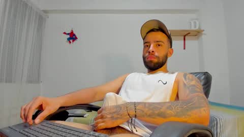 Rmy Steen online show from March 17, 11:40 pm