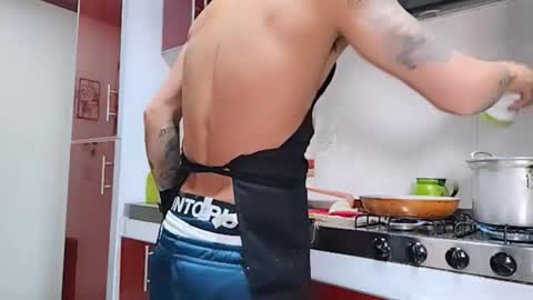 reymasterhot online show from November 19, 7:36 pm