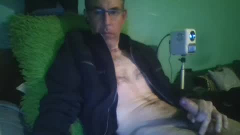 reyes_albert2006 online show from December 21, 12:46 pm