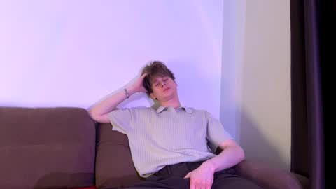 richard_bern online show from February 19, 5:31 pm