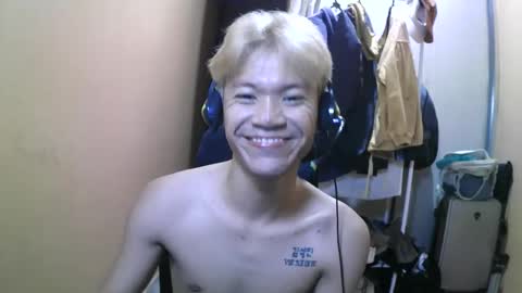 Snapshot of riiichie12 chatting on October 23, 3:59 pm riiichie12 online show from October 23, 3:59 pm