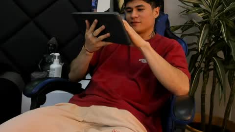 Roan Birkin online show from April 13, 10:21 pm