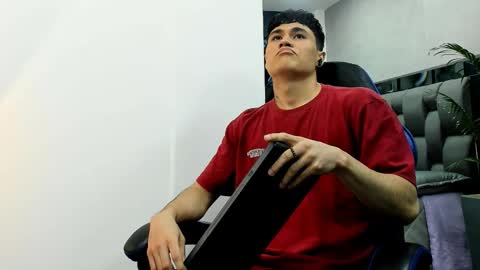 Snapshot of roan_birkin chatting on September 28, 7:34 pm Roan Birkin online show from September 28, 7:34 pm