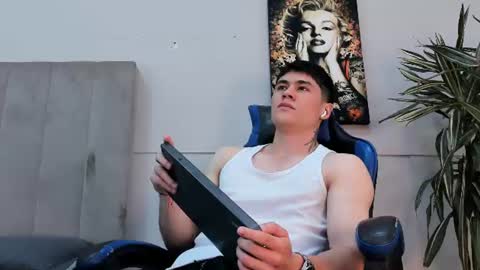 Roan Birkin online show from July 9, 8:12 pm