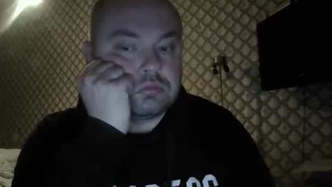 rob18997 online show from November 22, 8:30 pm