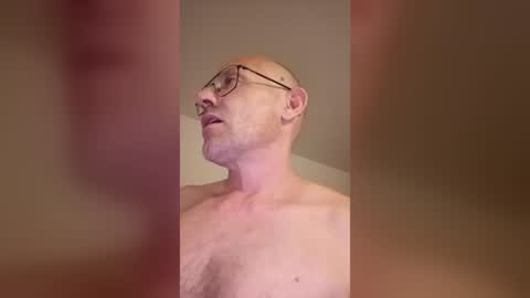 robbygenuineall online show from July 7, 10:57 pm