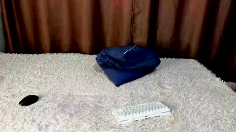 robert10211 online show from March 11, 2:02 pm