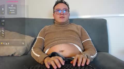 Snapshot of robert_honey chatting on September 30, 2:07 am Robert online show from September 30, 2:07 am