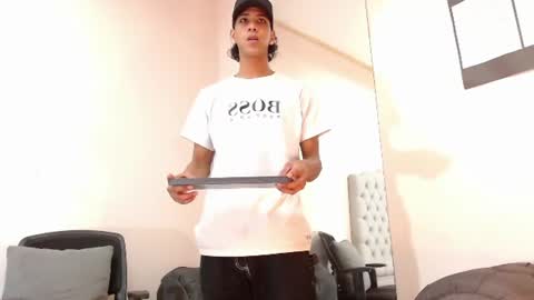 robert_kingg online show from June 9, 7:48 pm