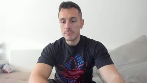 roberto4ever online show from April 10, 11:17 am