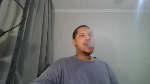 robinidessundercover34 online show from April 7, 1:49 am