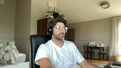 Roger Sterling online show from July 20, 9:48 am
