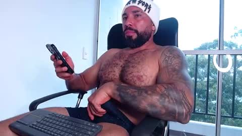 Snapshot of roman_muscle_ chatting on February 7, 10:20 pm Roman online show from February 7, 10:20 pm
