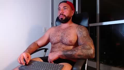 Snapshot of roman_muscle_ chatting on January 31, 4:25 am Roman online show from January 31, 4:25 am