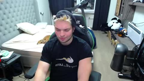 romantic_twunk online show from November 20, 9:02 pm