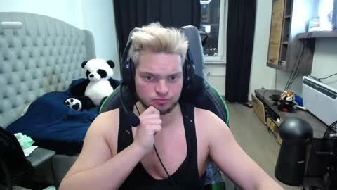 romantic_twunk online show from November 17, 8:12 pm