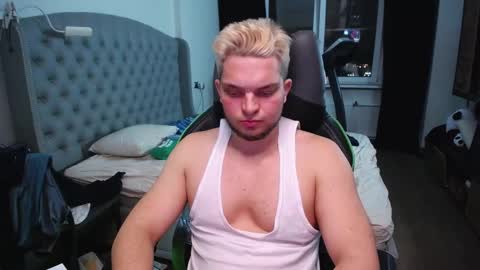 romantic_twunk online show from November 9, 9:52 pm