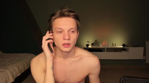 Snapshot of romeo_mercy chatting on December 3, 11:24 pm Romeo online show from December 3, 11:24 pm