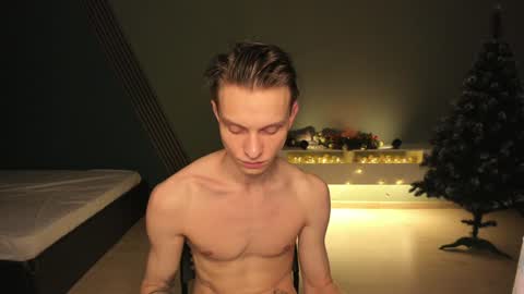 Snapshot of romeo_mercy chatting on December 23, 12:35 am Romeo online show from December 23, 12:35 am