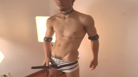 rosse_one online show from November 30, 8:22 pm