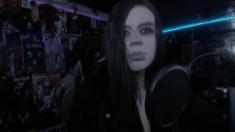 Snapshot of rotten_dreams chatting on February 27, 12:23 pm rot online show from February 27, 12:23 pm