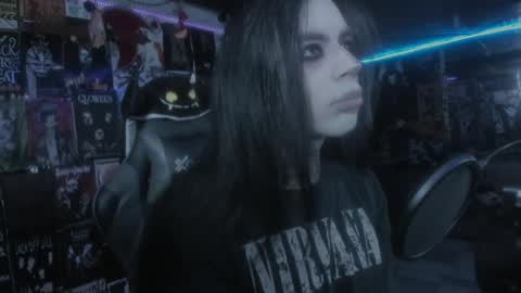 Snapshot of rotten_dreams chatting on March 9, 3:49 pm rot online show from March 9, 3:49 pm