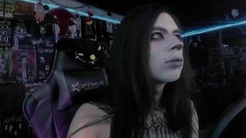 Snapshot of rotten_dreams chatting on October 14, 11:45 pm rot online show from October 14, 11:45 pm