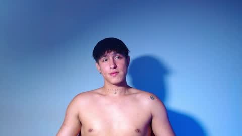 rowanboy23 online show from April 19, 1:27 am