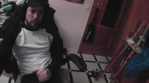 royer04 online show from December 17, 9:10 pm