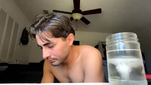 rubenzaragosa09 online show from April 16, 10:45 pm