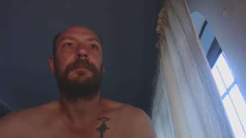 rubyscarlet_ online show from February 8, 9:15 am