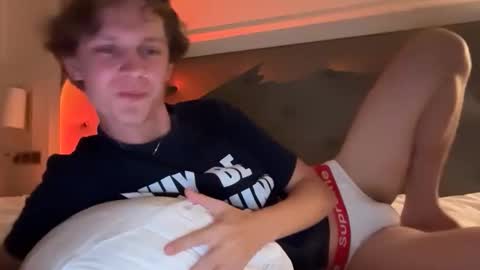 s0fttwink online show from May 13, 11:51 am