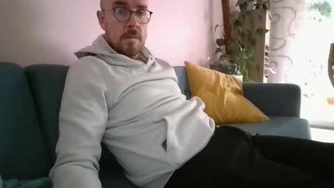 s_i_q online show from November 8, 11:35 am