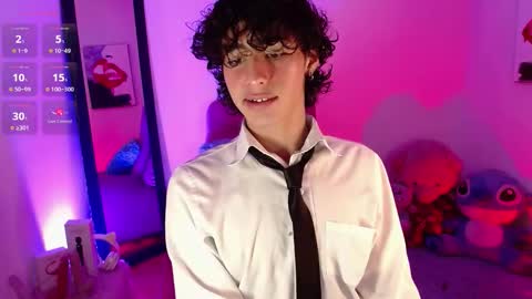 Snapshot of saanti_foxs chatting on September 18, 3:41 am Santi online show from September 18, 3:41 am