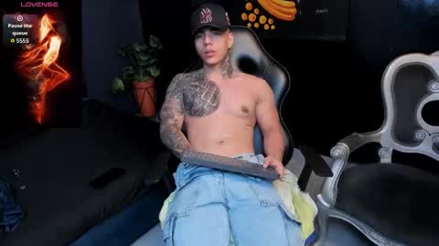 Snapshot of salvatore_damore chatting on October 22, 6:32 pm SALVATORE online show from October 22, 6:32 pm
