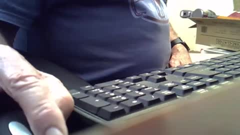 Snapshot of sam1151 chatting on February 26, 1:21 am niceone51 online show from February 26, 1:21 am