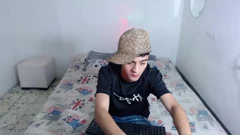 sam__cute online show from May 2, 2:03 am